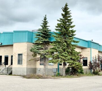 Warehousing and cross dock facility in Winnipeg, Manitoba