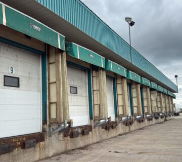 Warehousing and cross dock facility in Winnipeg, Manitoba