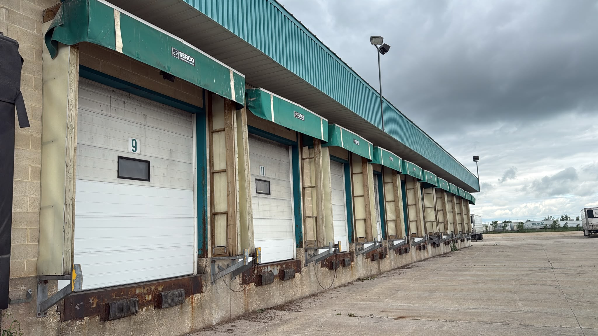 Warehousing and cross dock facility in Winnipeg, Manitoba
